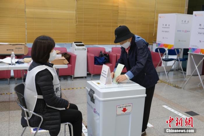 蓝狮娱乐主管:国际识局:韩国重要选举大战,尹锡悦为何无法摆脱“朝小野大”?