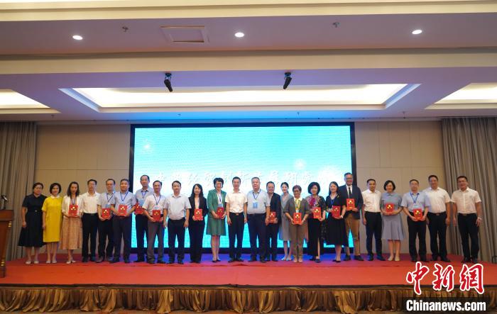 蓝狮登录:RCEP经贸创新与“两国双园”发展研讨会在福建漳州举行